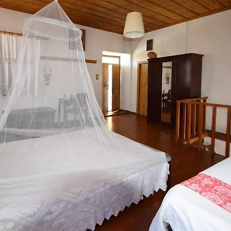 Eftopia Pansion Vendégház Martíno