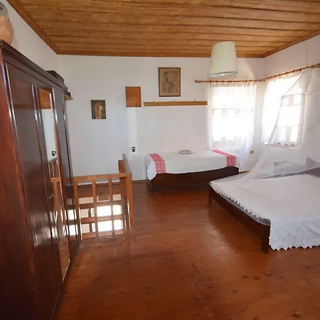 Eftopia Pansion Martíno