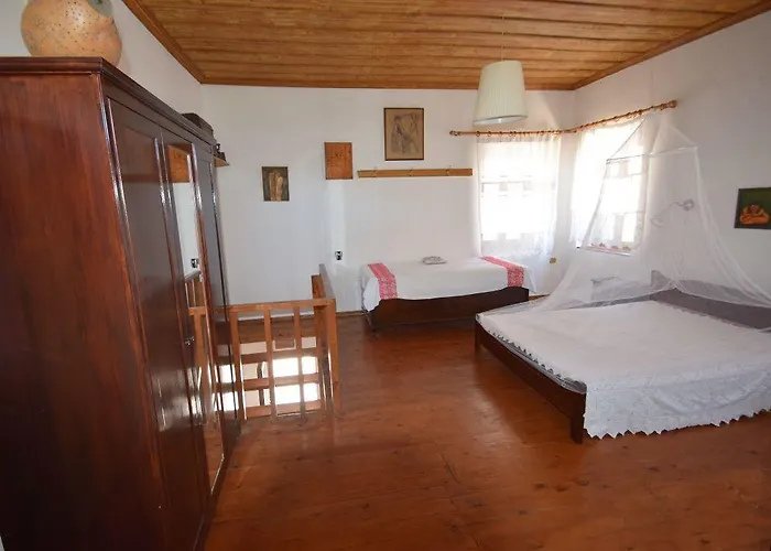 Eftopia Pansion Martinon